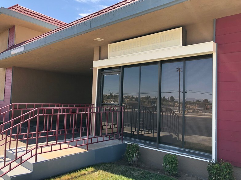 More Photos Of 15000 7th St, Victorville Office For Lease