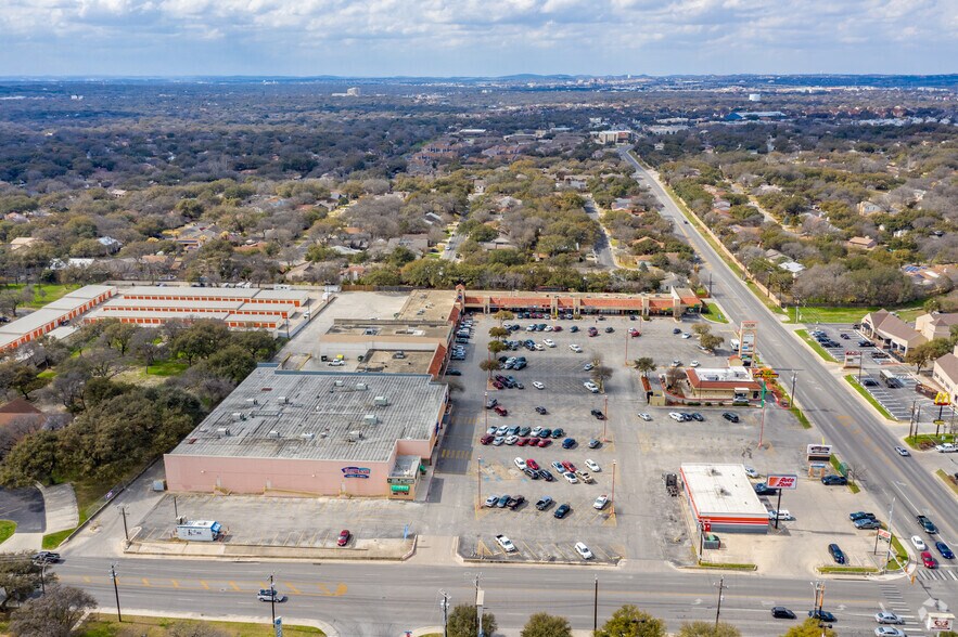 More Photos Of 2800-2864 Thousand Oaks Dr, San Antonio Unknown For Lease