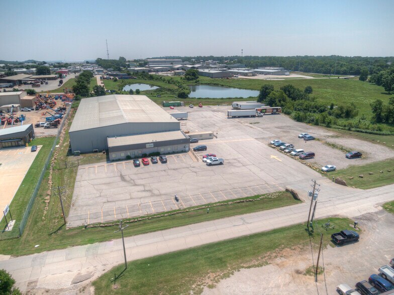 More Photos Of 1691 N 161st East Ave, Tulsa Distribution For Lease
