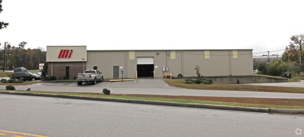 More Photos Of 1001 Bankton Cir, Hanahan Showroom For Lease