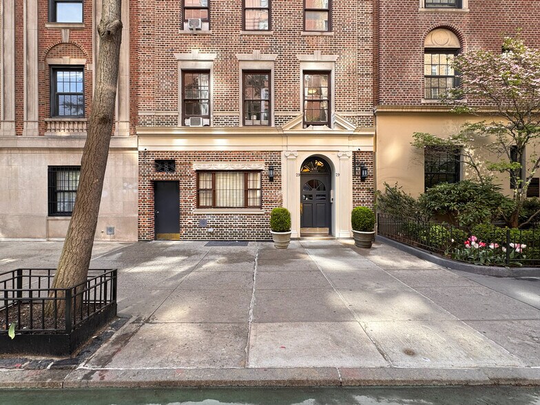 More Photos Of 29 Fifth Ave, New York Apartments For Lease