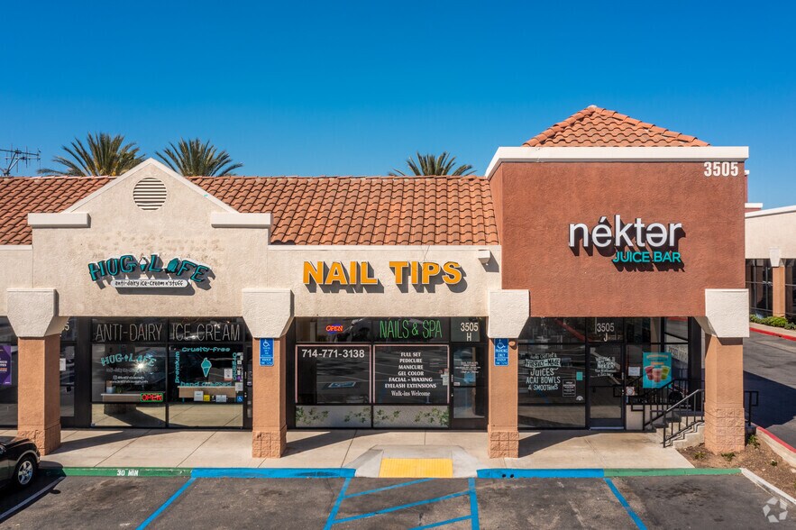 More Photos Of 3501-3425 E Chapman Ave, Orange Unknown For Lease