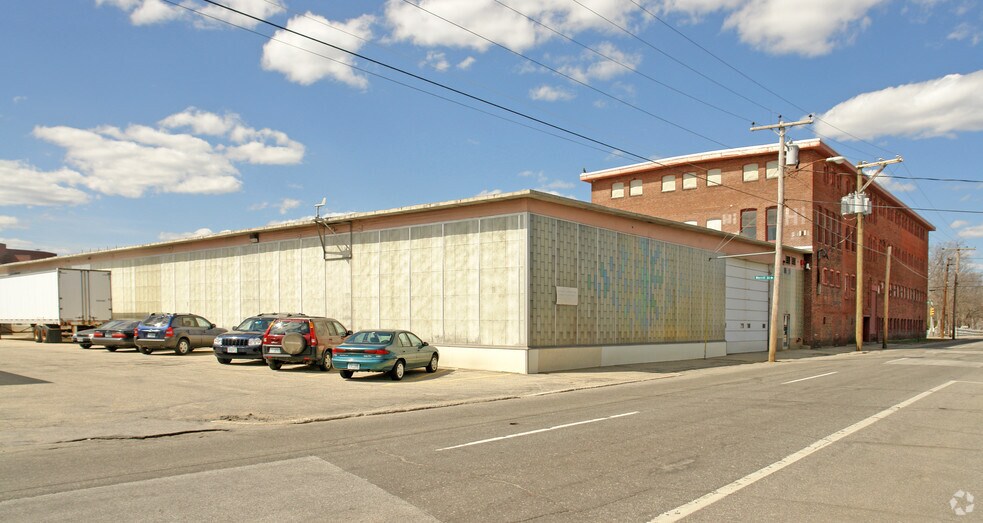 More Photos Of 121 Valley St, Manchester Showroom For Sale