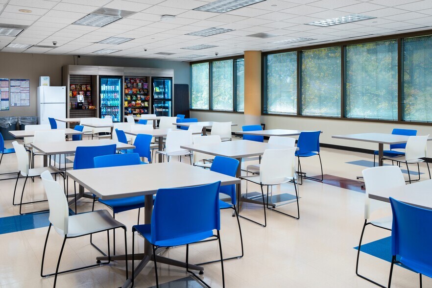 More Photos Of 1-2 Chase Corporate Dr, Hoover Business Park For Lease