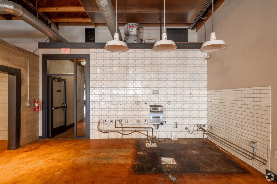 More Photos Of 6728 Bright Ave, Whittier Storefront For Sale