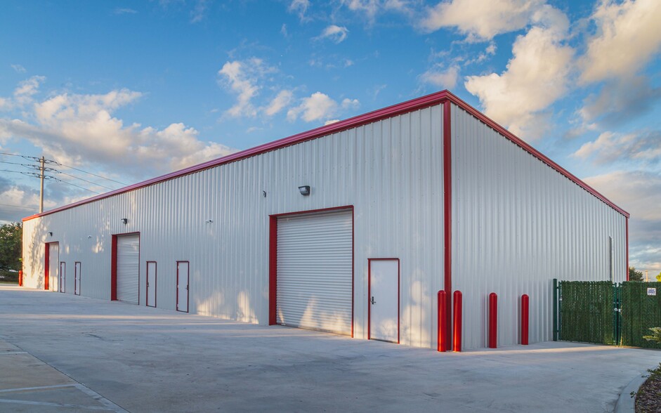 Primary Photo Of 658 Eyster Blvd, Rockledge Manufacturing For Sale