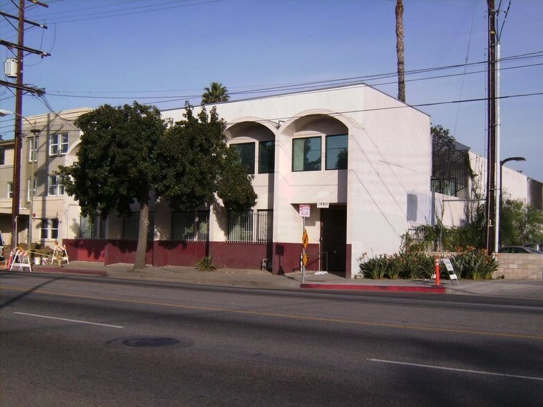 Primary Photo Of 14411 Vanowen St, Van Nuys Office Residential For Sale