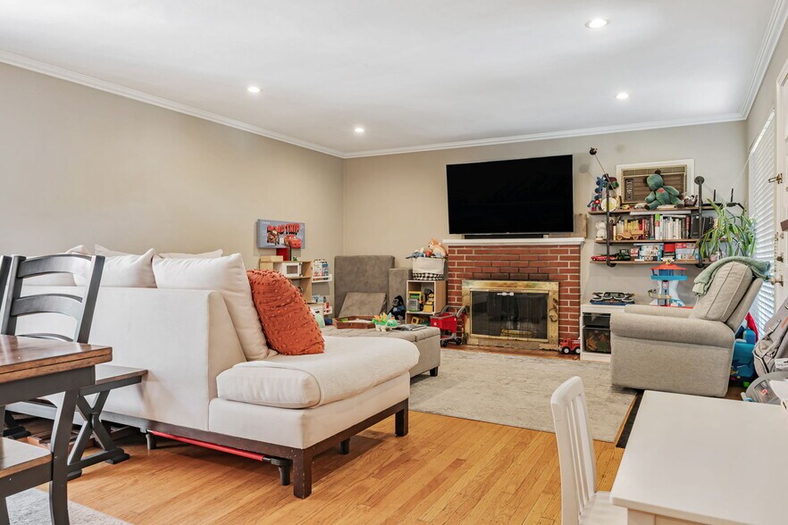 More Photos Of 1522 Hudson St, Redwood City Specialty For Sale