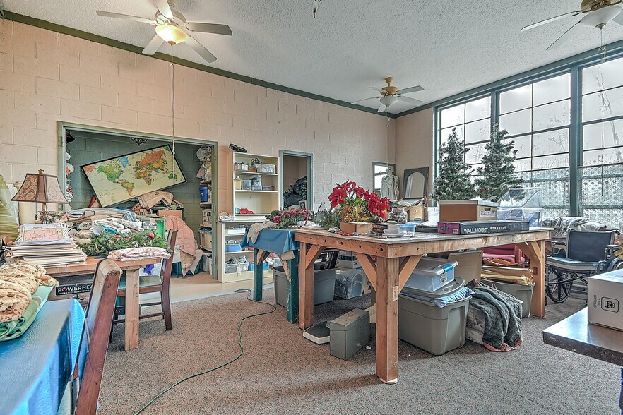 More Photos Of 19407 Bethel Rd, Abingdon Flex For Sale