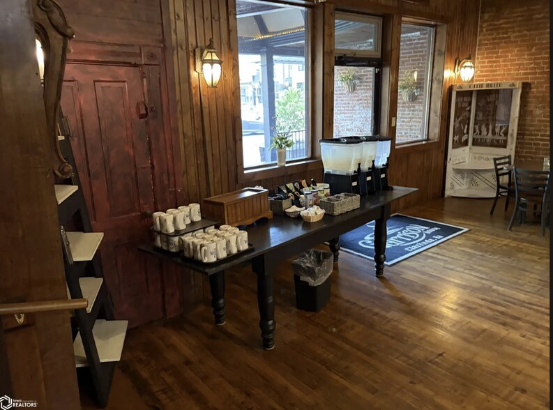 More Photos Of 104 N 16th St, Clarinda Hospitality For Sale