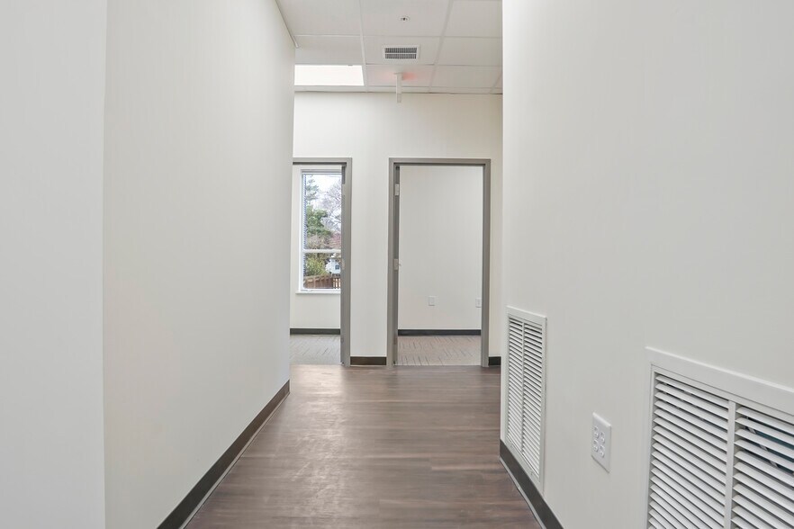 More Photos Of 123 S Lynnhaven Rd, Virginia Beach Office For Lease