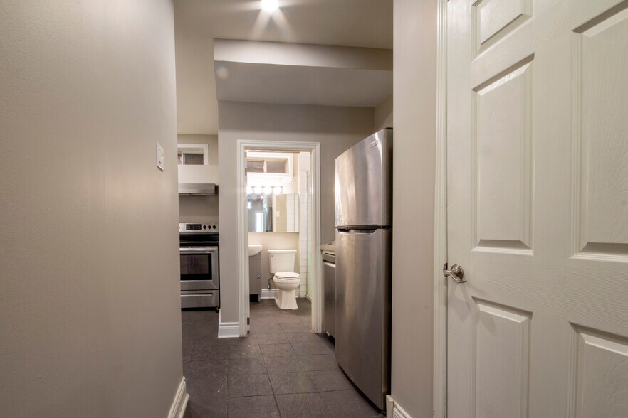 More Photos Of 138 James St N, Hamilton Storefront Retail Residential For Lease