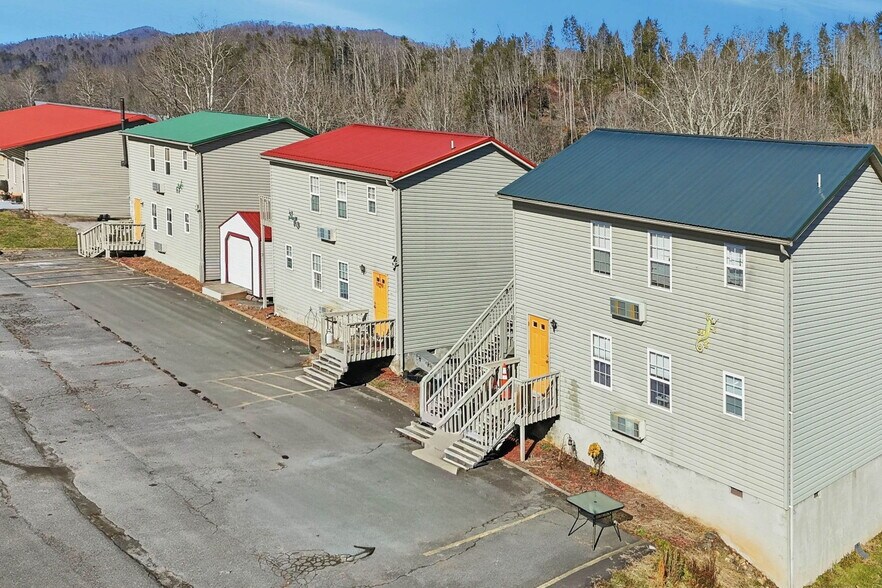 More Photos Of 8703 Highway 19 E, Roan Mountain Apartments For Sale