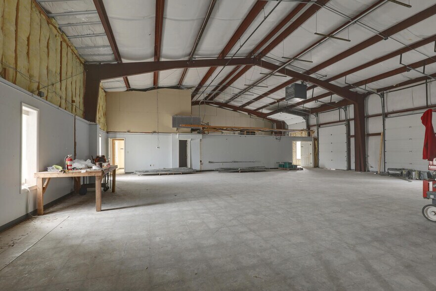 More Photos Of 2414 W Schneidman Dr, Quincy Industrial For Lease