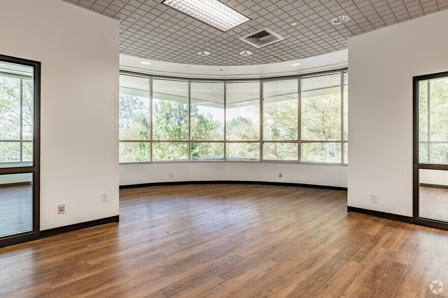 More Photos Of 5300 Crosswind Dr, Columbus Manufacturing For Lease