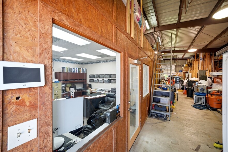 More Photos Of 1309 Illinois Ave, South Houston Warehouse For Sale