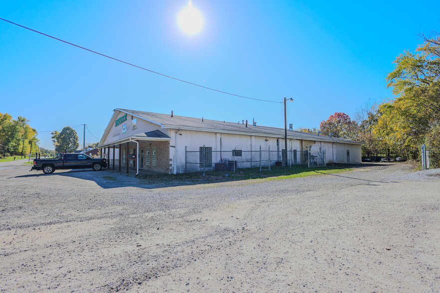 Primary Photo Of 4043 Beck Ave, Louisville Warehouse For Sale