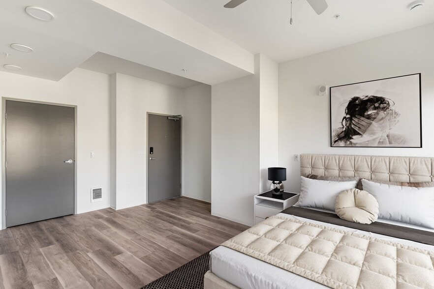 More Photos Of 5460 N Interstate Ave, Portland Apartments For Lease