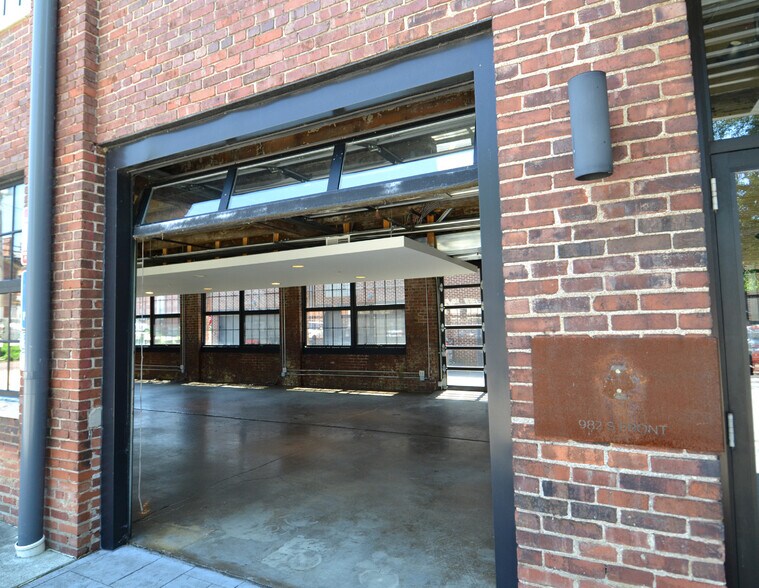 More Photos Of 982 S Front St, Columbus Apartments For Lease