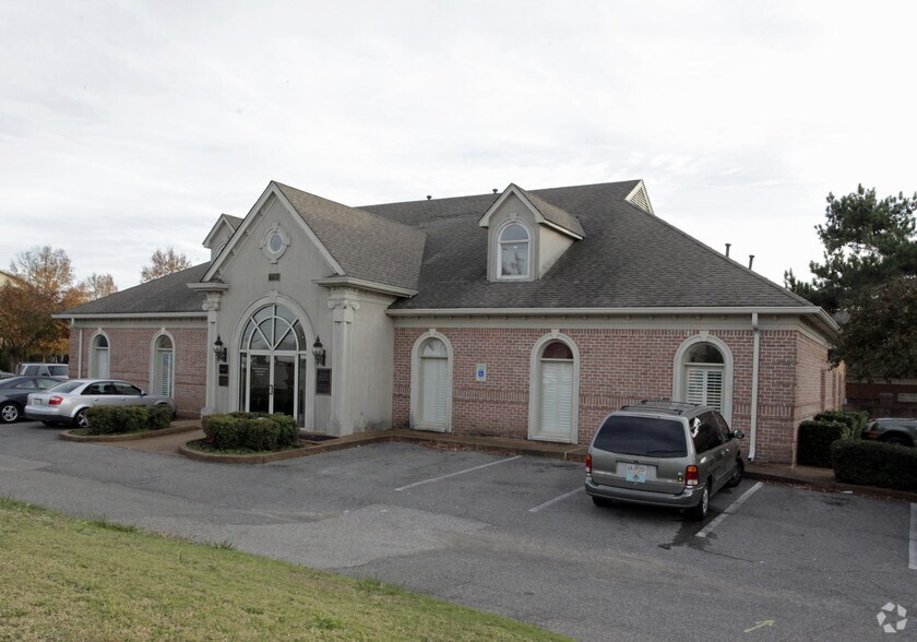 Primary Photo Of 7751 Wolf River Blvd, Germantown Medical For Lease