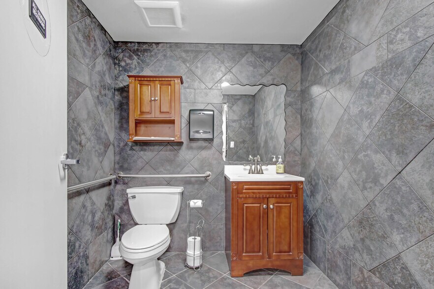 More Photos Of , Agoura Hills Flex For Sale