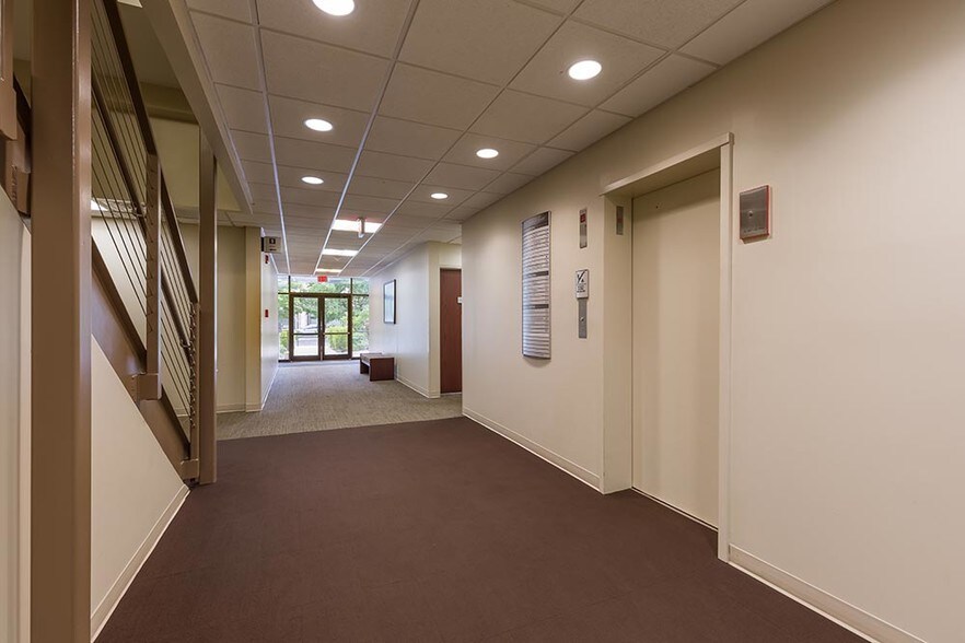 More Photos Of 29 S Webster St, Naperville Office For Lease