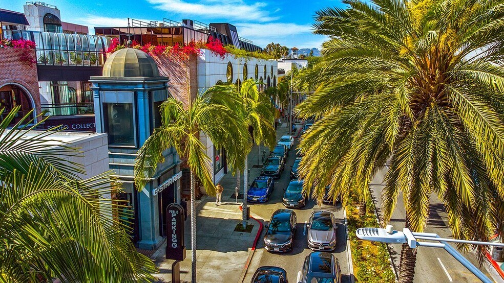 More Photos Of 413-445 N Rodeo Dr, Beverly Hills Storefront Retail Office For Lease