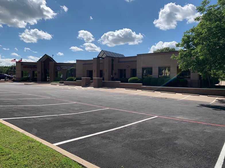 Primary Photo Of 804 Santa Fe Dr, Weatherford Office For Lease