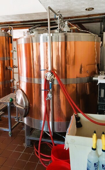 More Photos Of 8148 Main St, Garrettsville General Retail For Sale