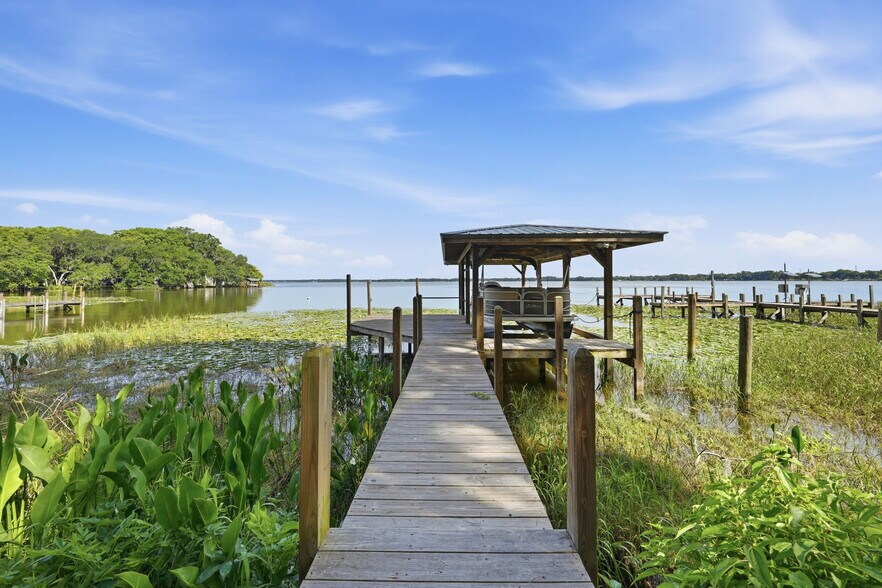 More Photos Of 400 Lakeshore Dr, Eustis Specialty For Sale