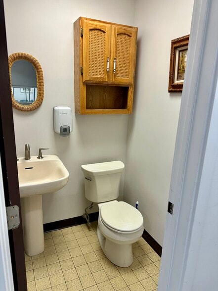 More Photos Of 148 East Ave, Norwalk Medical For Sale