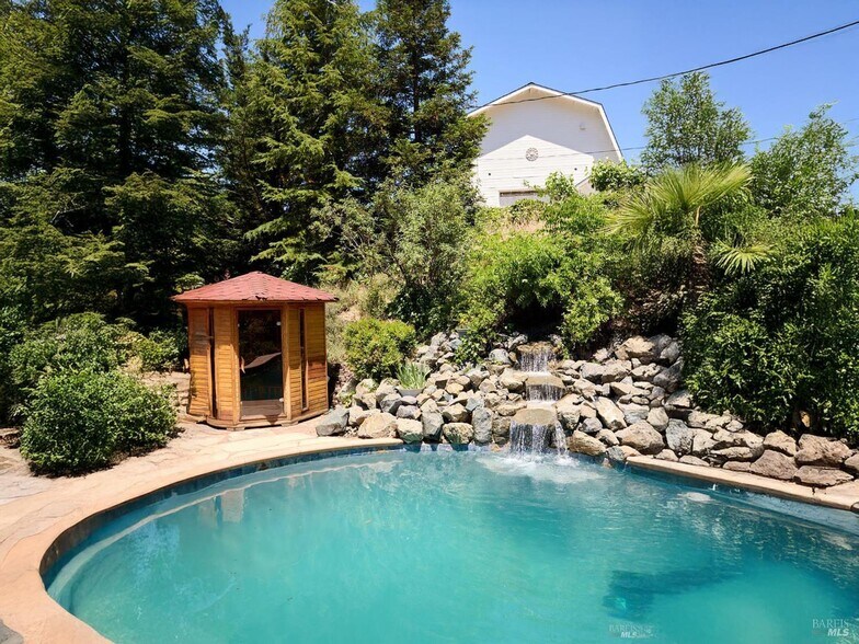 More Photos Of 19400 Scenic Dr, Redwood Valley Specialty For Sale