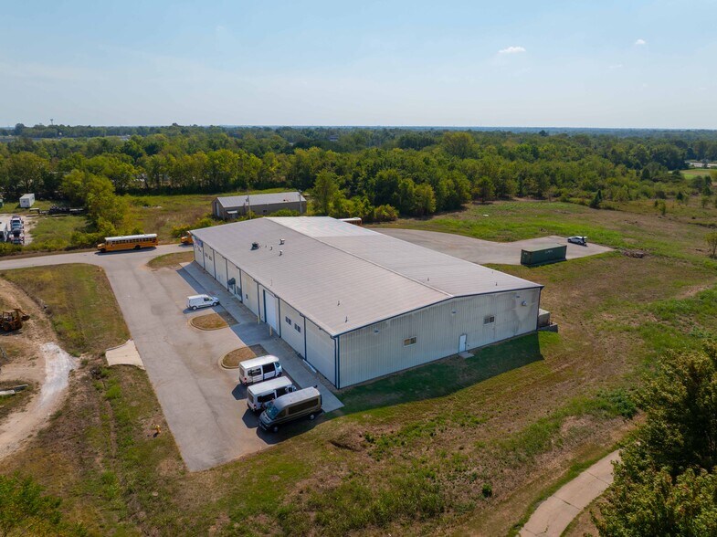 More Photos Of 5534 W Chestnut Expy, Springfield Industrial For Lease