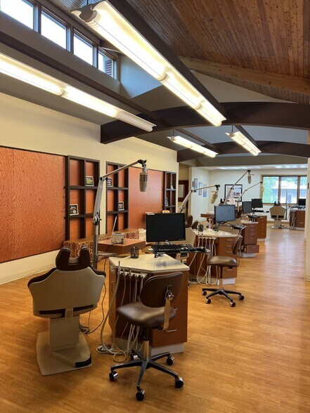 More Photos Of 5605 Odana Rd, Madison Medical For Sale