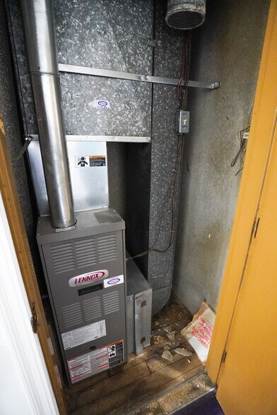 More Photos Of 2404 Auburn Ave, Cincinnati Apartments For Sale