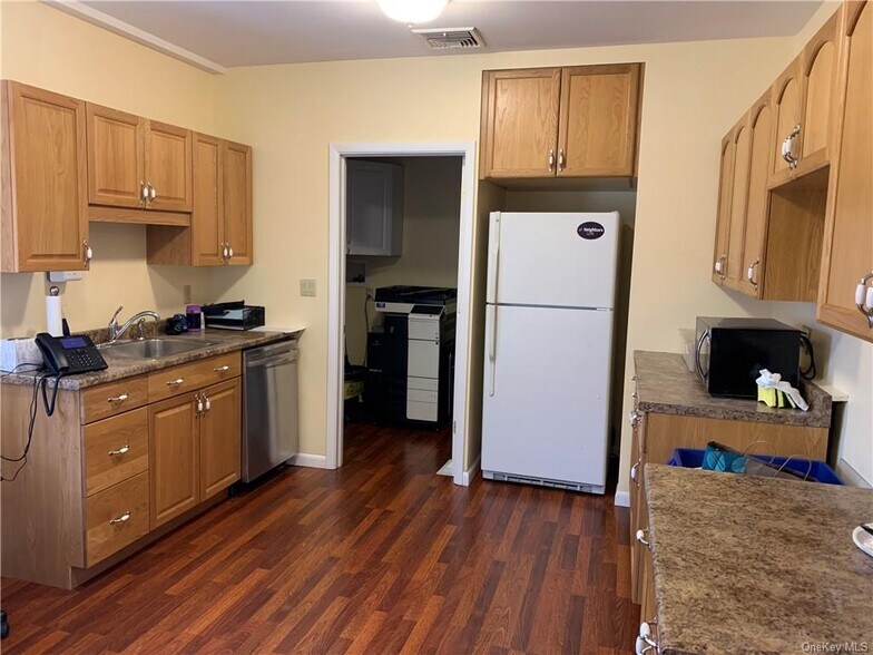 More Photos Of 328 Lexington Ave, Mount Kisco Light Distribution For Lease