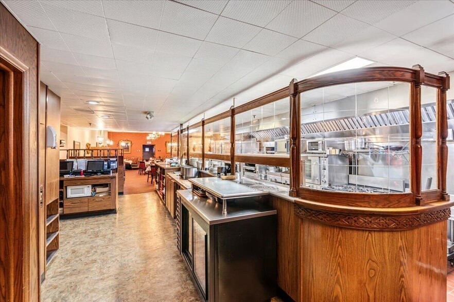 More Photos Of 925 N 8th St, Sheboygan Lodge Meeting Hall For Sale