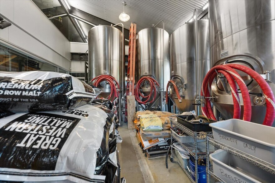 More Photos Of 40827 Stone Rd, Big Bear Lake Freestanding For Sale