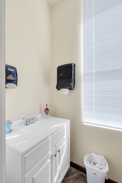 More Photos Of 3201 N 9th St, St, Saint Louis Warehouse For Sale