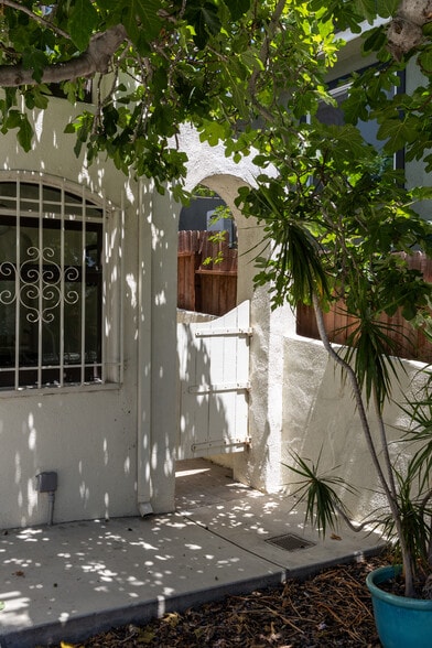 More Photos Of 1913-1915 Hyperion Ave, Los Angeles Loft Creative Space For Sale