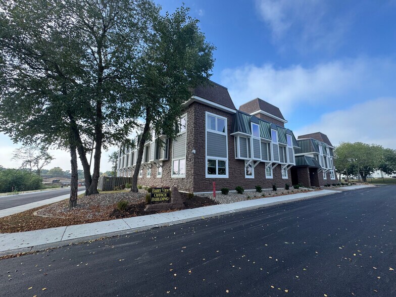 Primary Photo Of 7211 NW 83rd St, Kansas City Medical For Sale