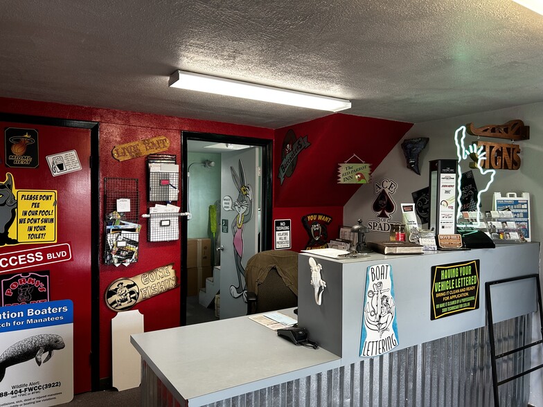 More Photos Of 1739 28th St N, Saint Petersburg Light Manufacturing For Sale