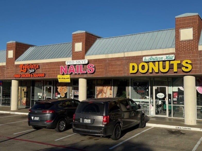 More Photos Of 565 W Oates Rd, Garland Freestanding For Sale