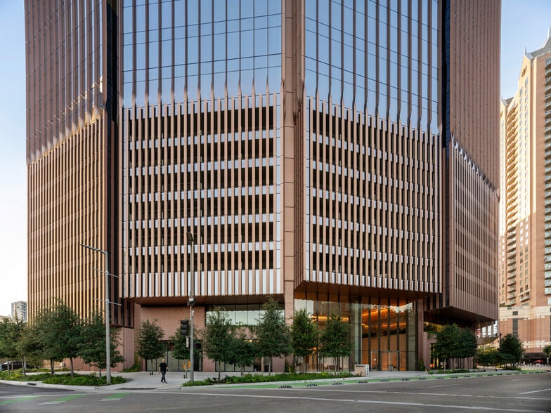 More Photos Of 1550 Lamar St, Houston Office For Lease