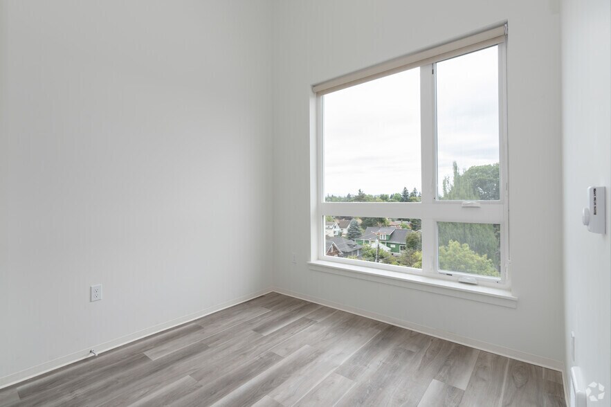 More Photos Of 5460 N Interstate Ave, Portland Apartments For Lease