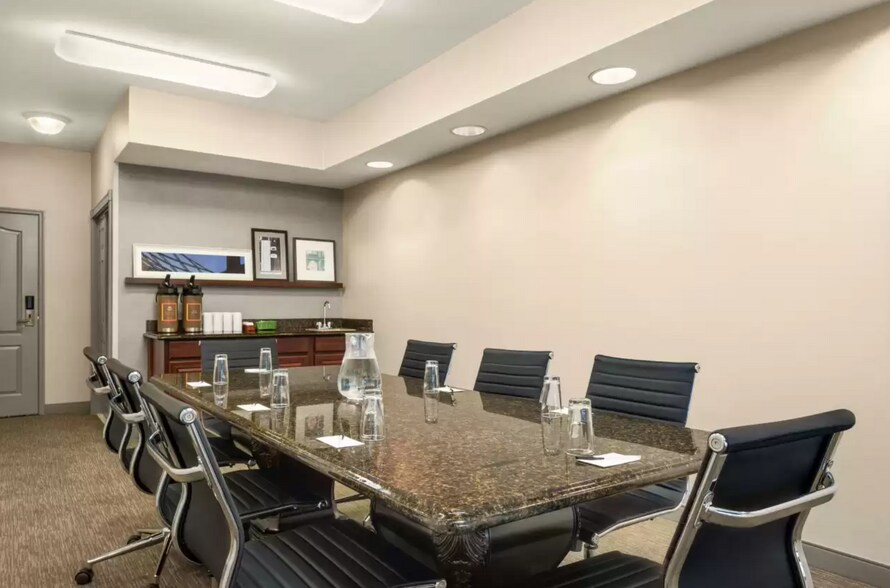 More Photos Of 804 S Leonard Ave, Lima Hotel For Sale