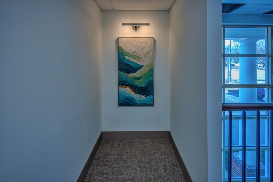 More Photos Of 6912 Main St, Downers Grove Unknown For Lease