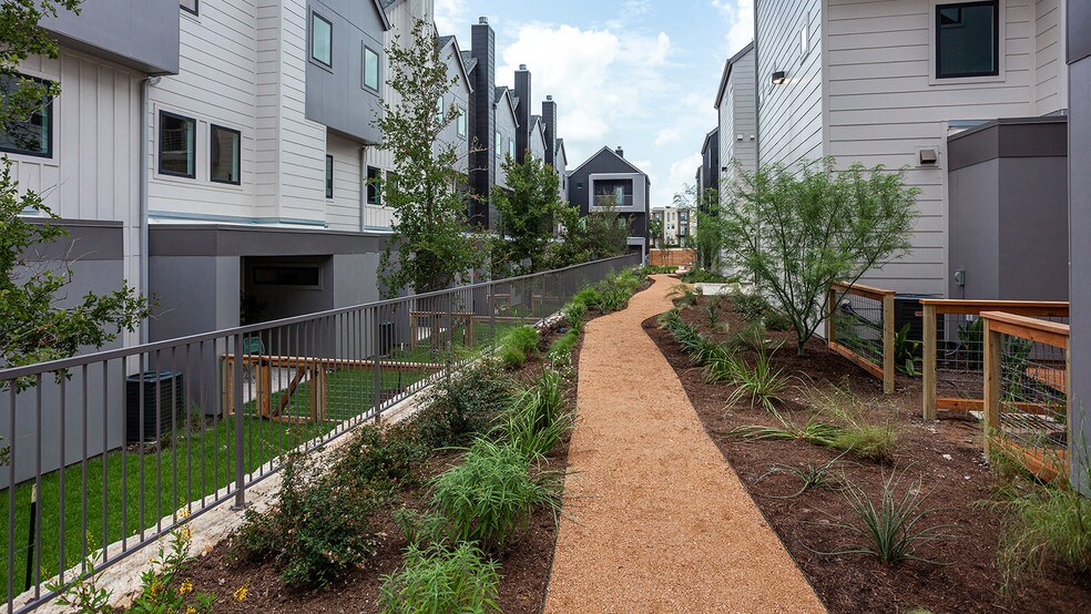 More Photos Of 5924 S Congress Ave, Austin Apartments For Sale