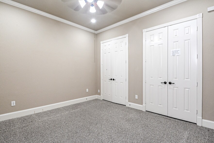 More Photos Of 1828 Snake River Rd, Katy Medical For Lease