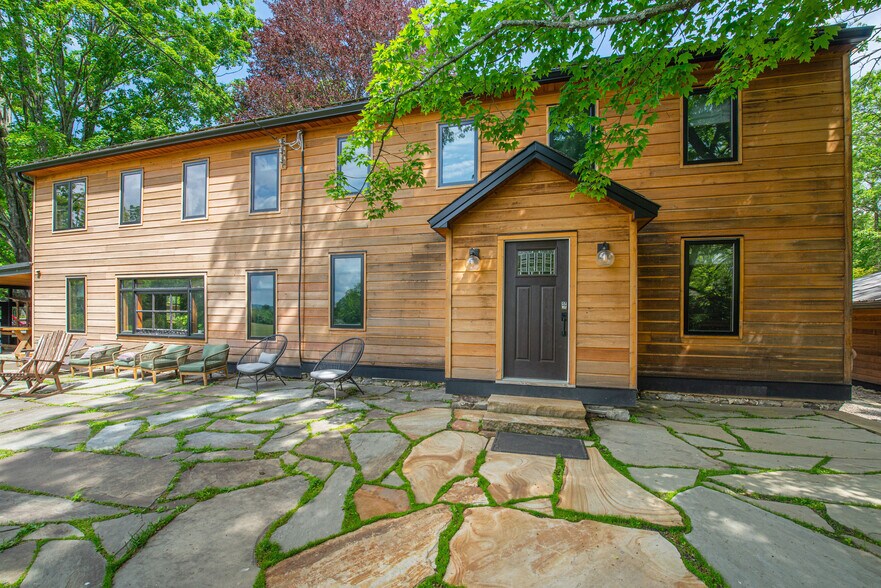 Primary Photo Of 62 Mount Pleasant Rd, Columbia Specialty For Sale